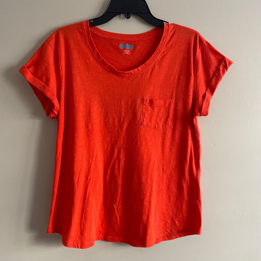 Soft plain women’s short-sleeved shirts (2), size large
